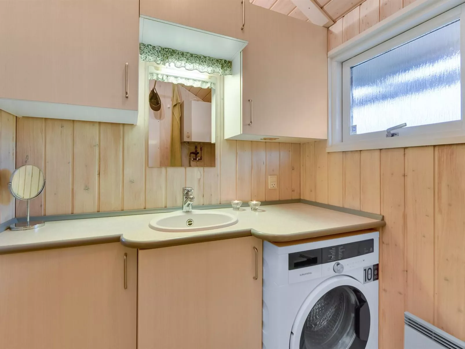 "Hannah" - 300m to the fjord-Binnen