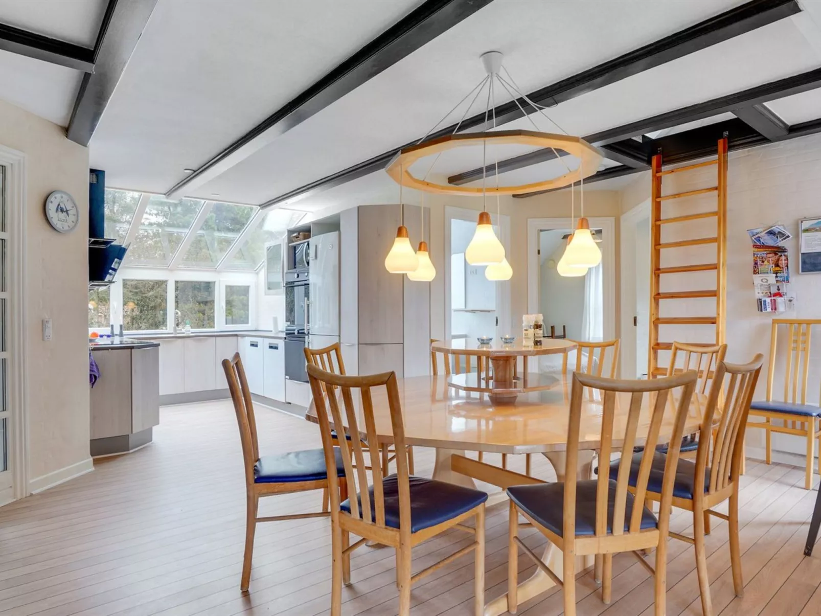 "Swening" - 2.1km from the sea-Binnen