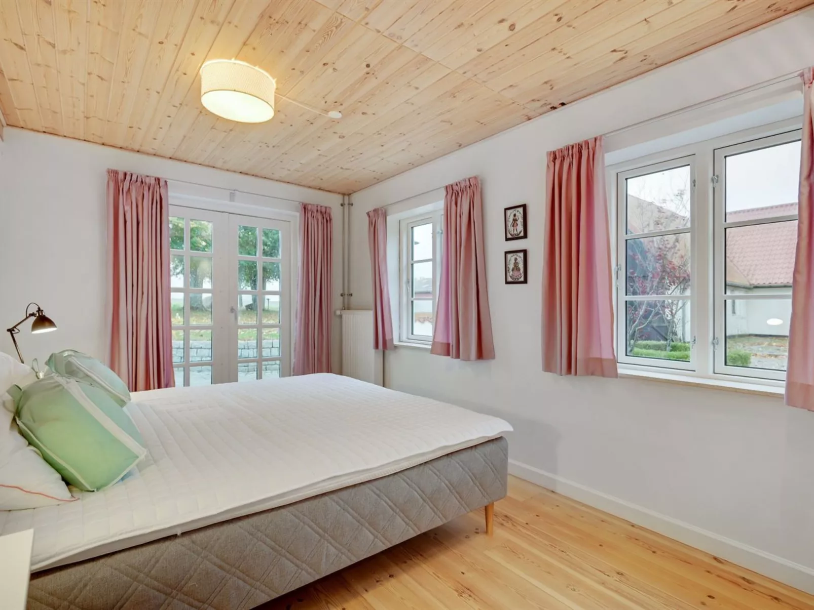 "Malinda" - 500m from the sea-Binnen