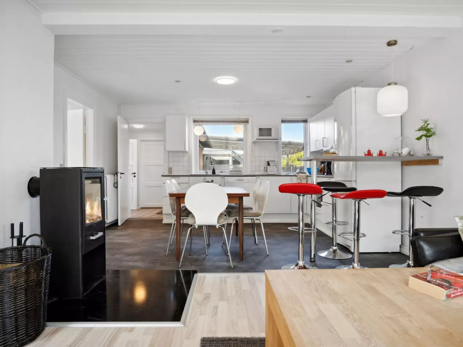 "Vappu" - 400m to the fjord-Binnen