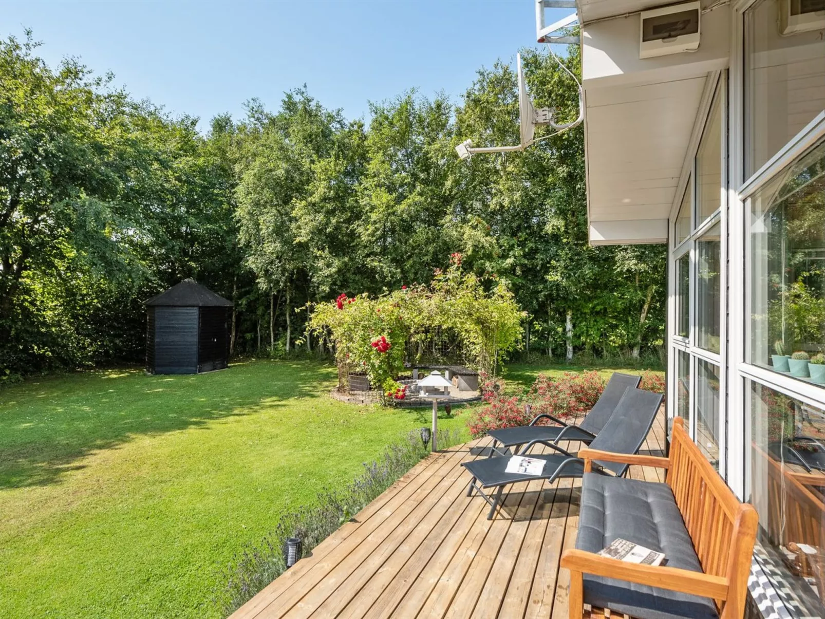 "Kai" - 500m to the fjord-Buiten