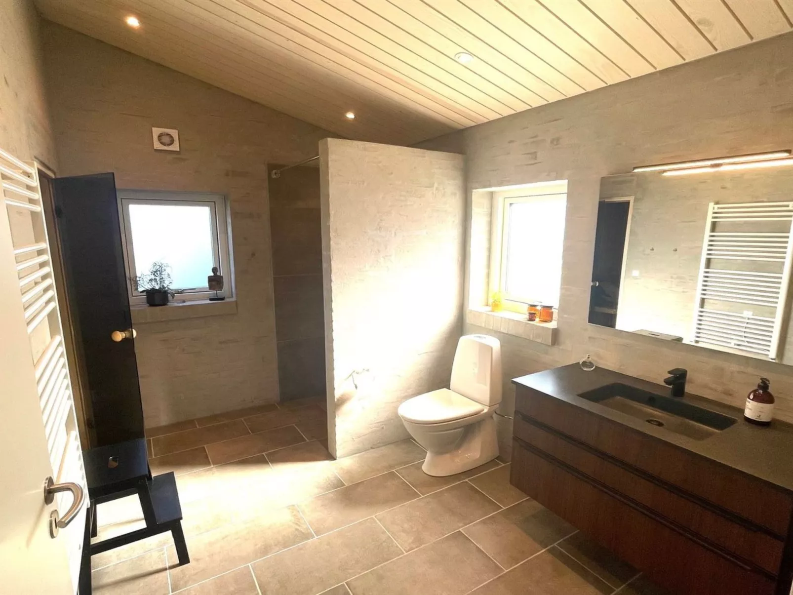 "Hinda" - 1.2km from the sea-Binnen