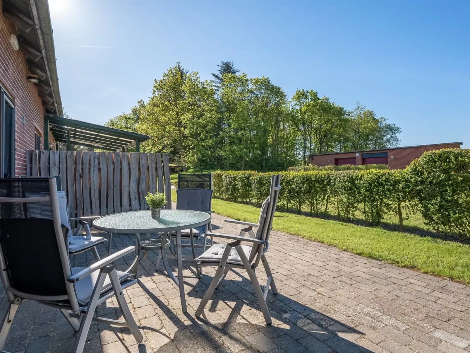 "Evina" - 17km to the fjord-Buiten