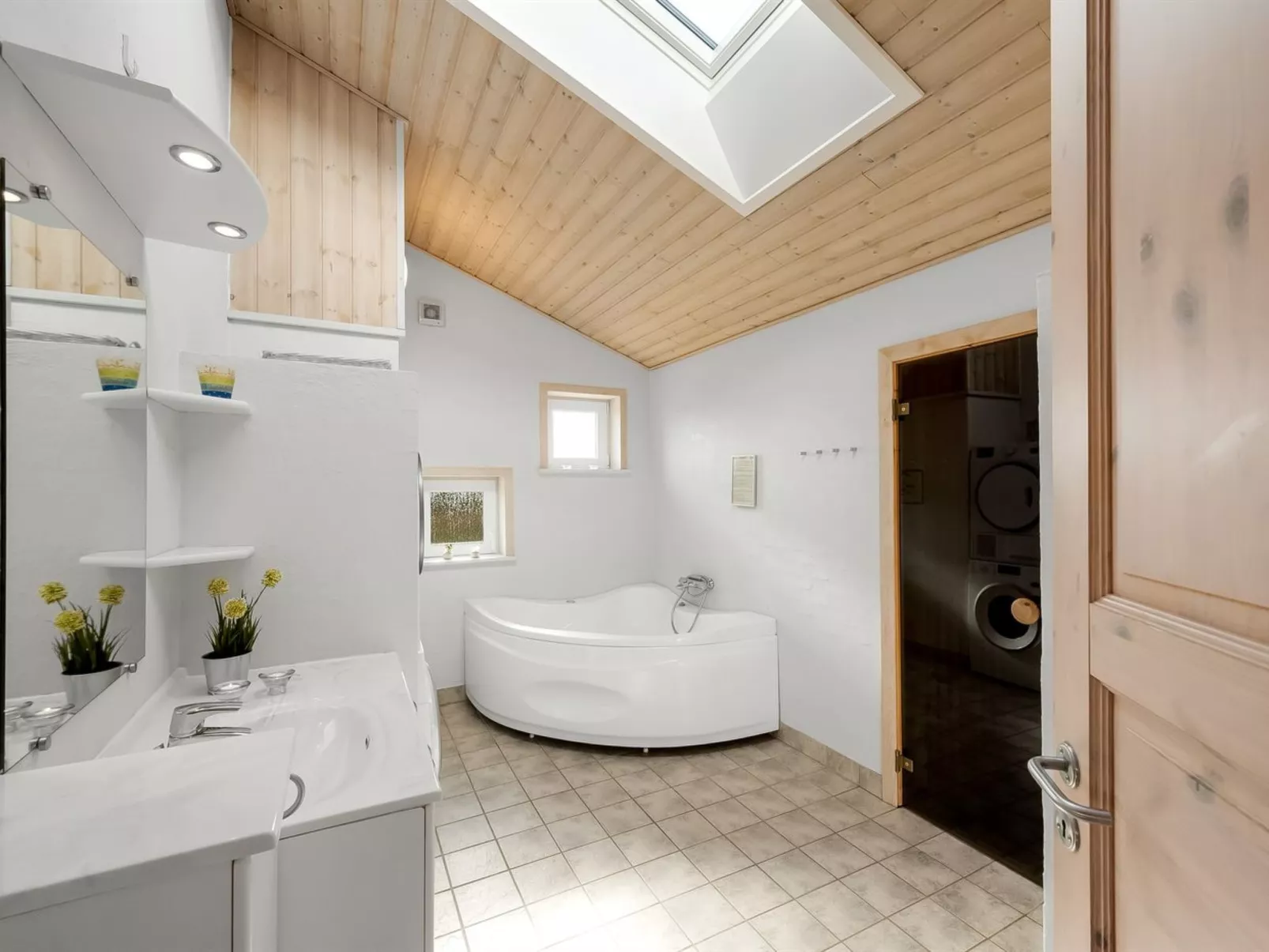 "Ellis" - 700m to the fjord-Binnen