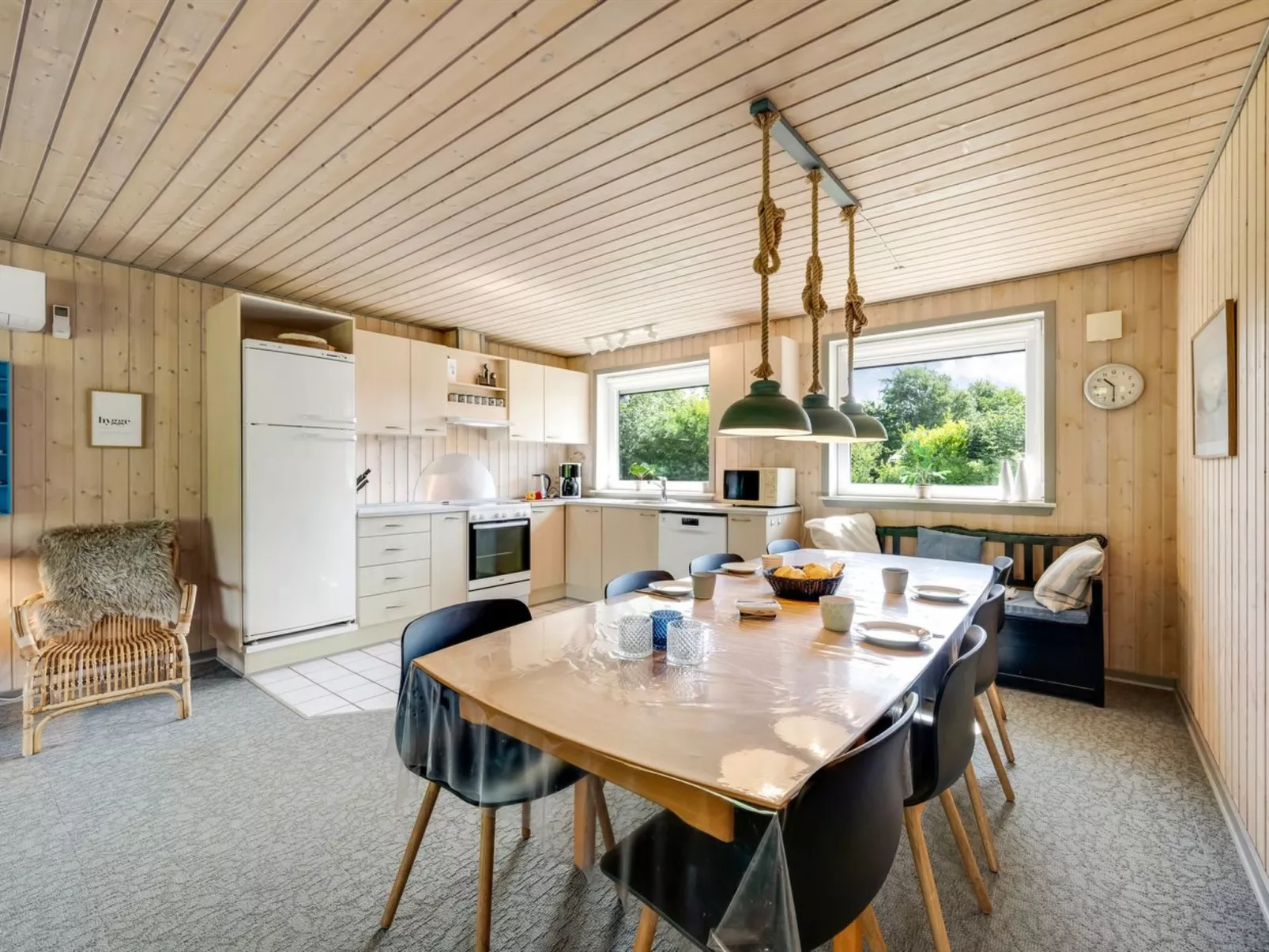 "Knag" - 800m to the fjord-Binnen