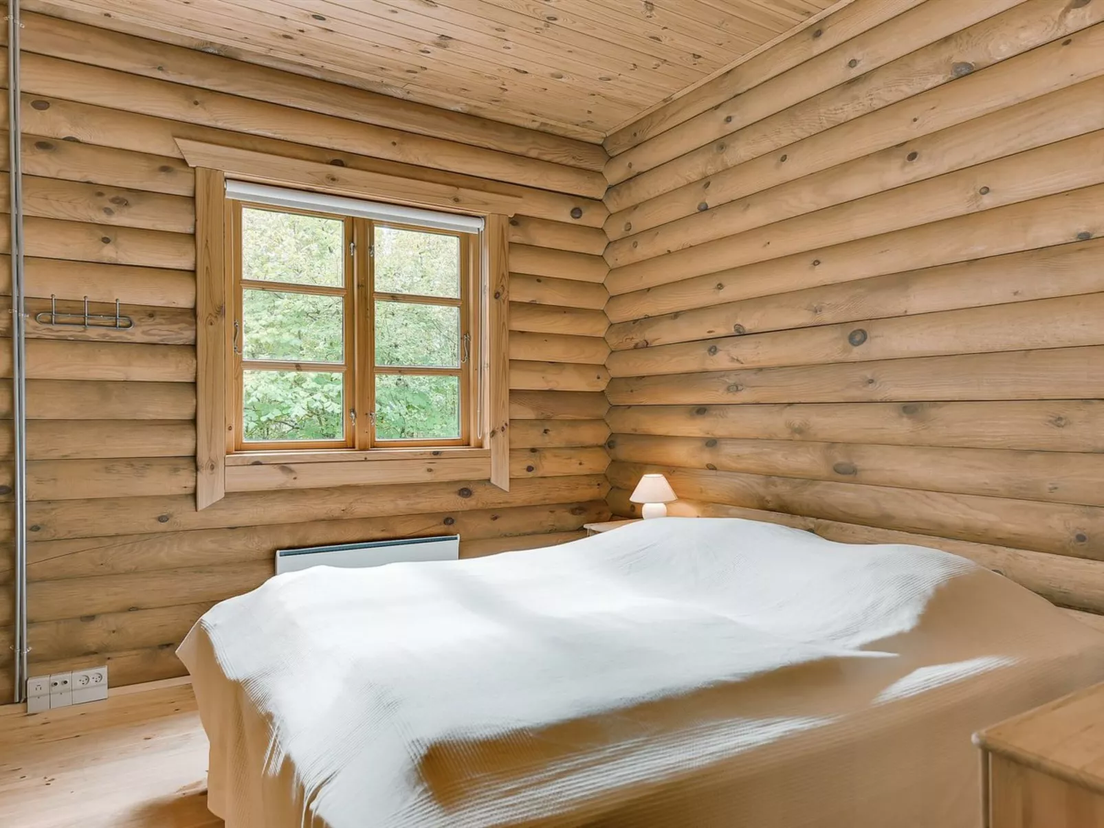 "Frederica" - 30km from the sea-Binnen