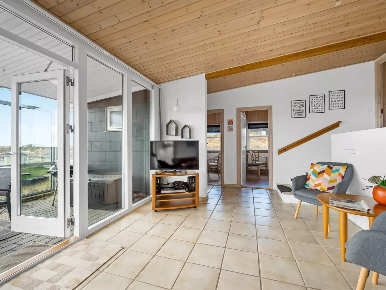 "Emelin" - 475m from the sea-Binnen