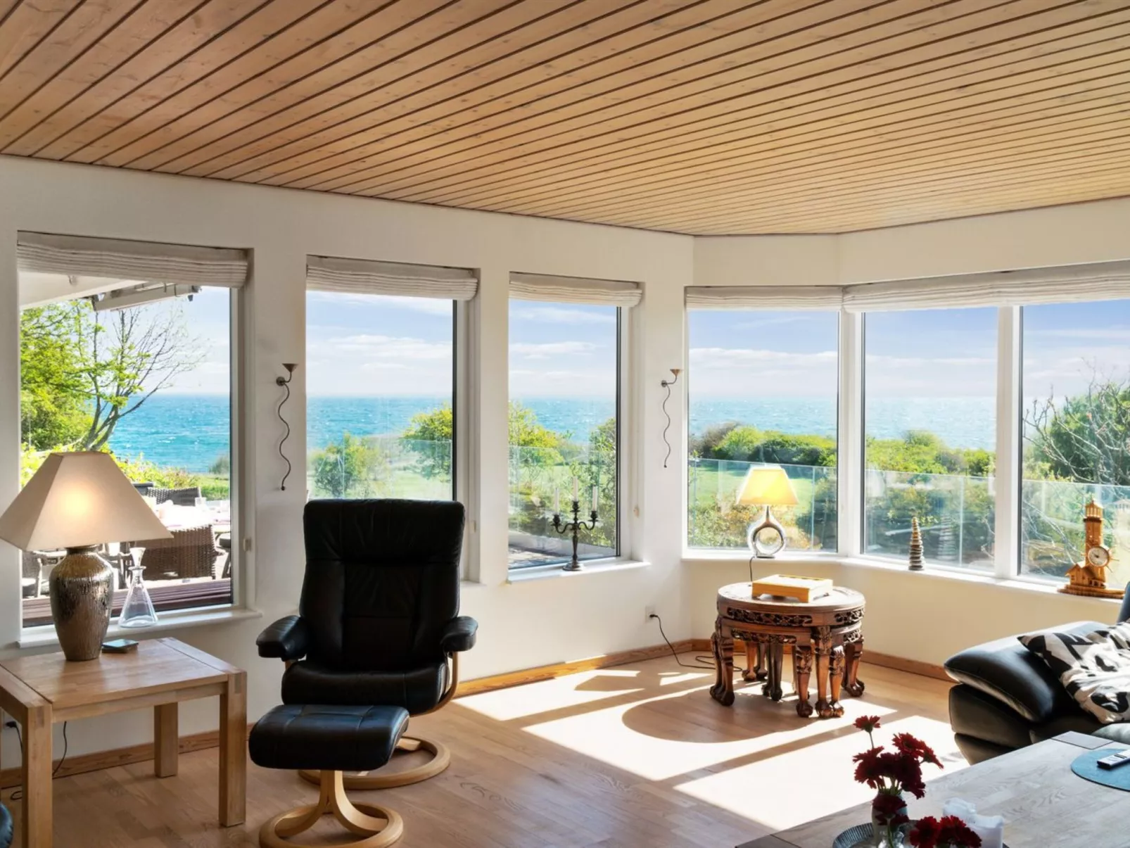 "Sahid" - 20m from the sea-Binnen