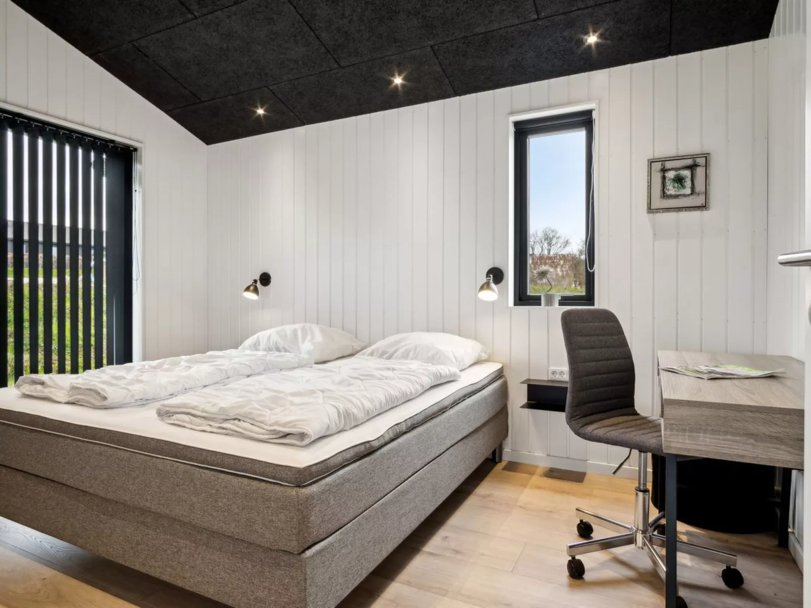 "Jul" - 300m from the sea-Binnen