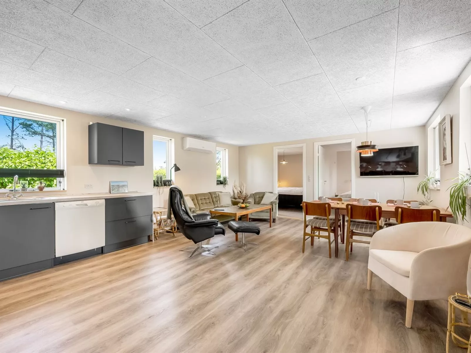 "Eira" - 350m to the fjord-Binnen