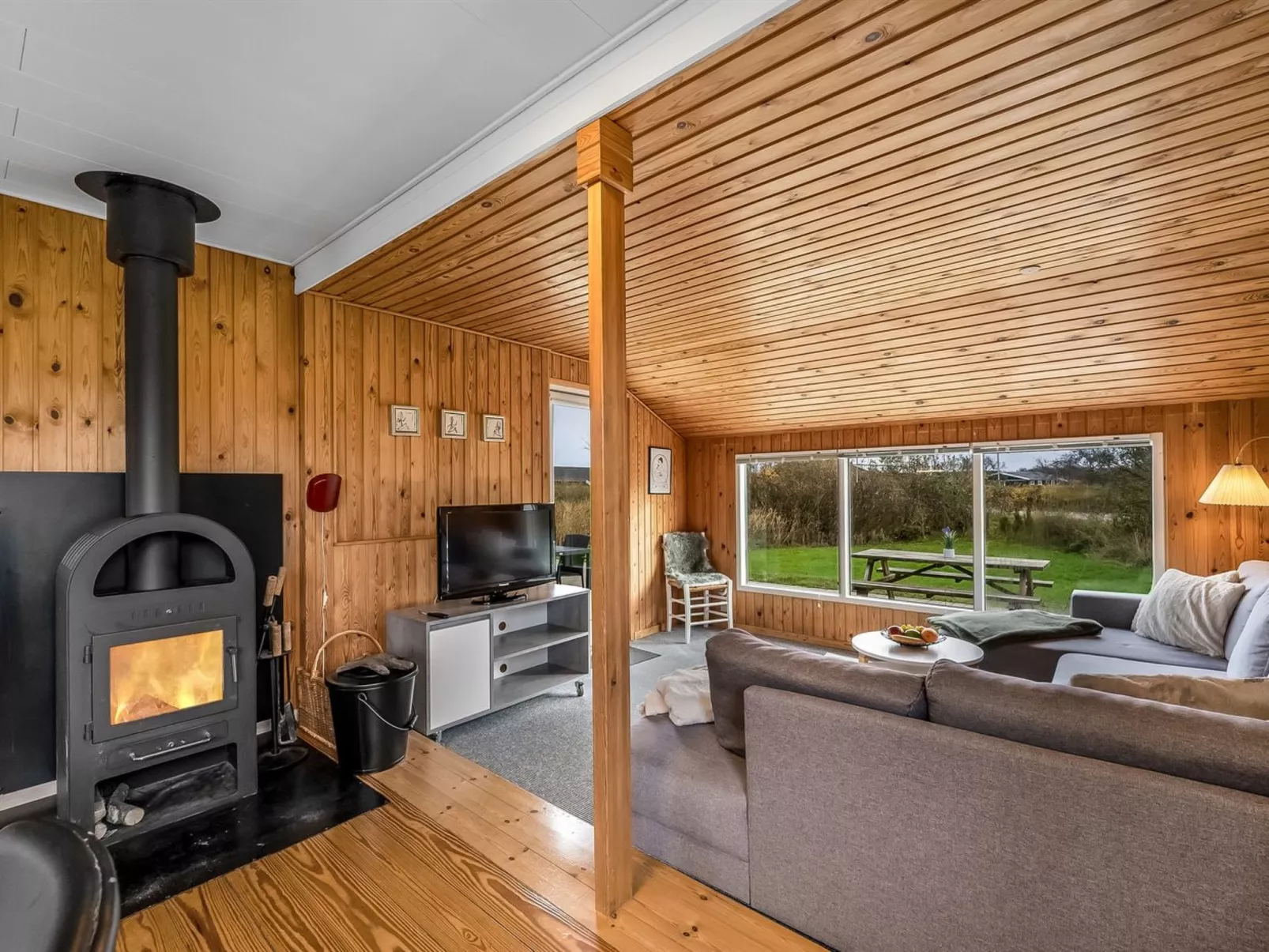 "Eloise" - 400m from the sea-Binnen