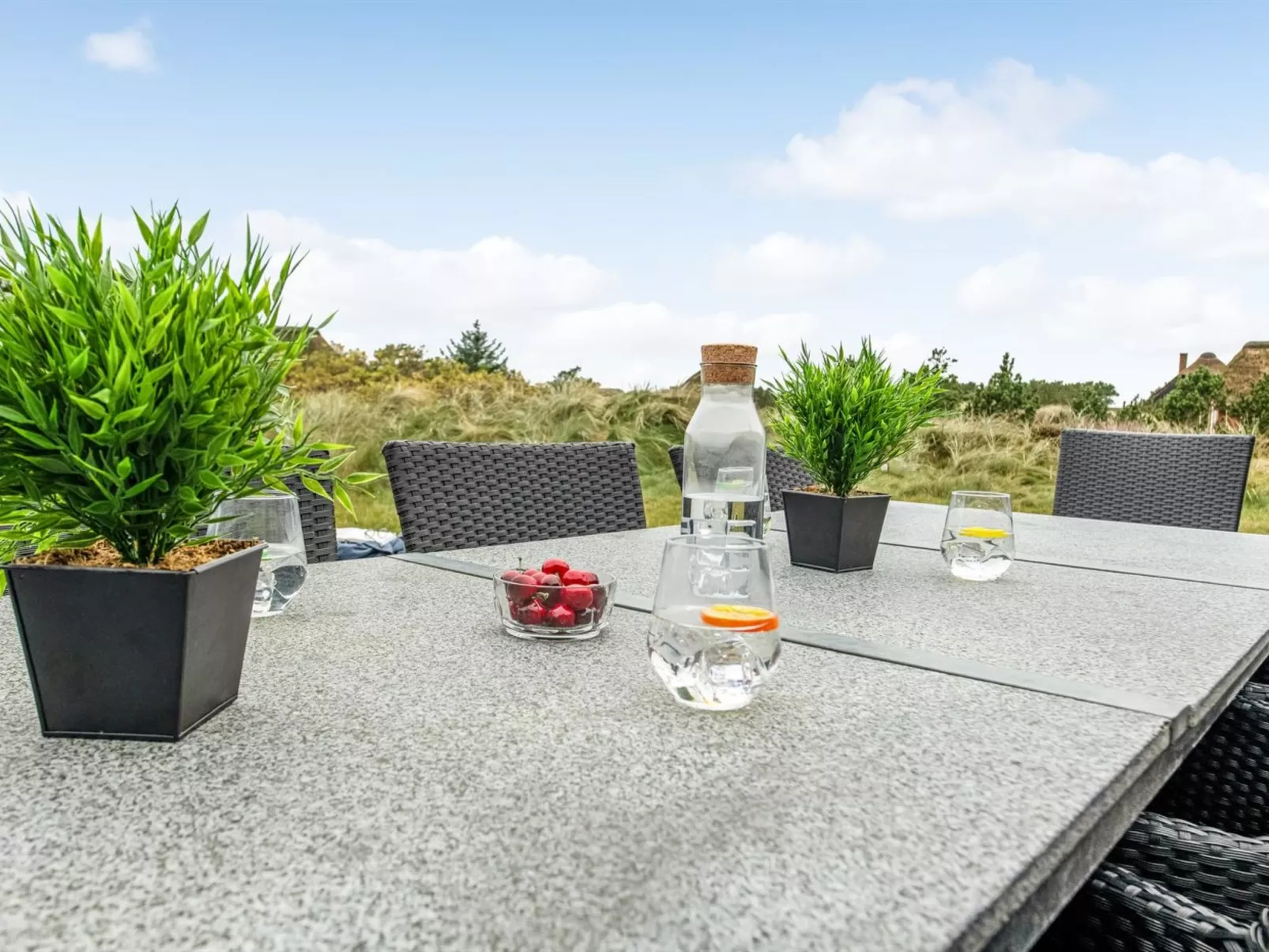 "Axeline" - 300m from the sea-Buiten