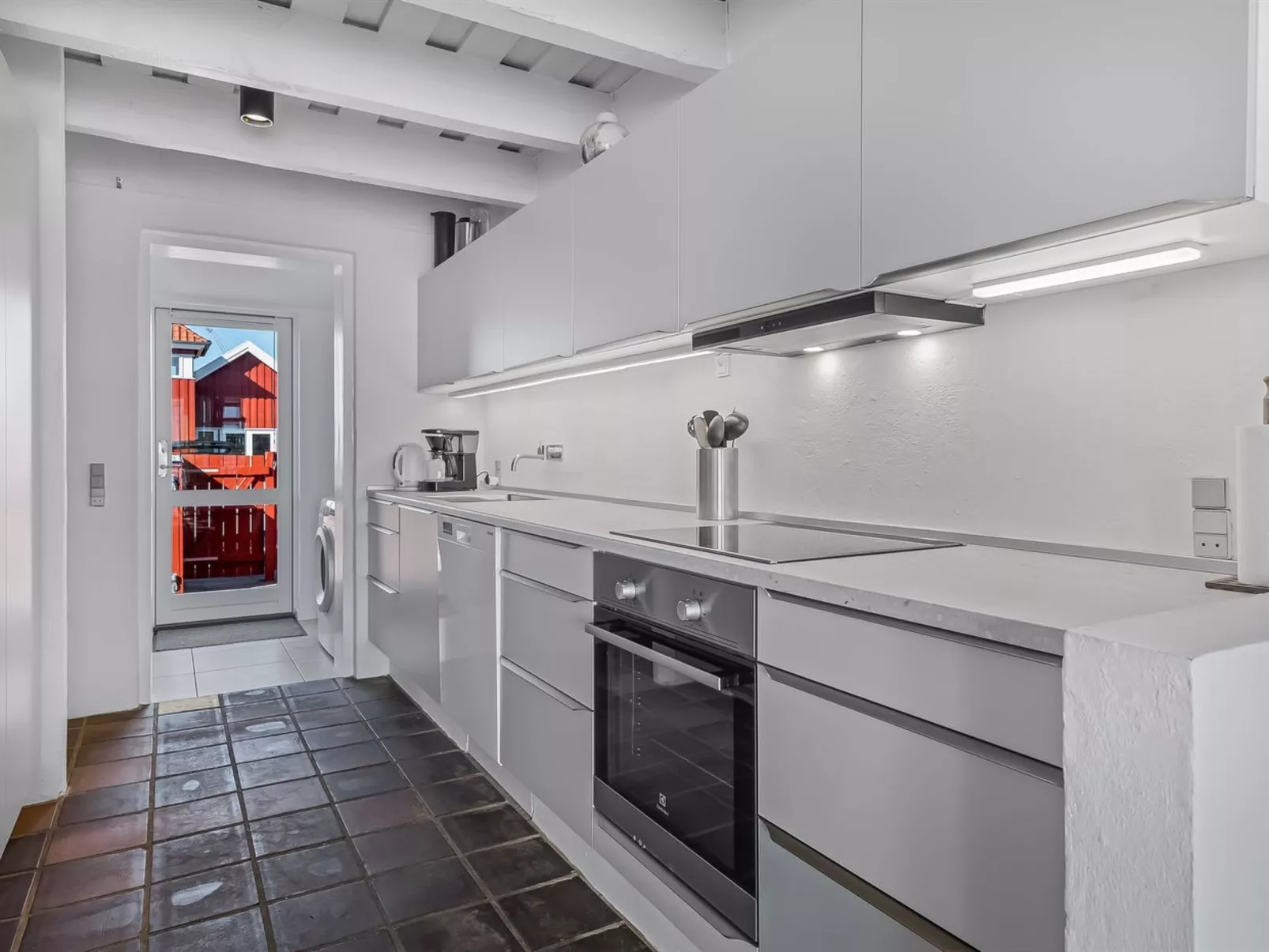 "Adils" - 5m from the sea-Binnen