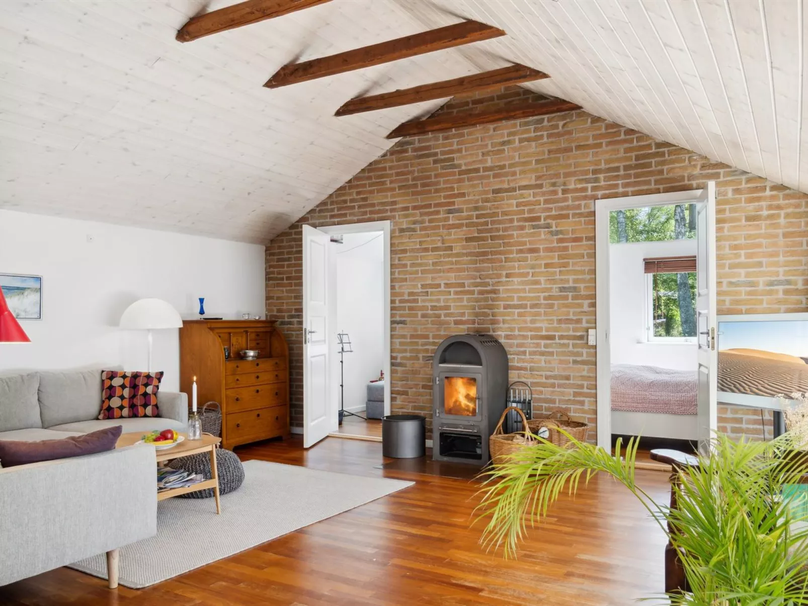 "Amina" - 1.1km from the sea-Binnen