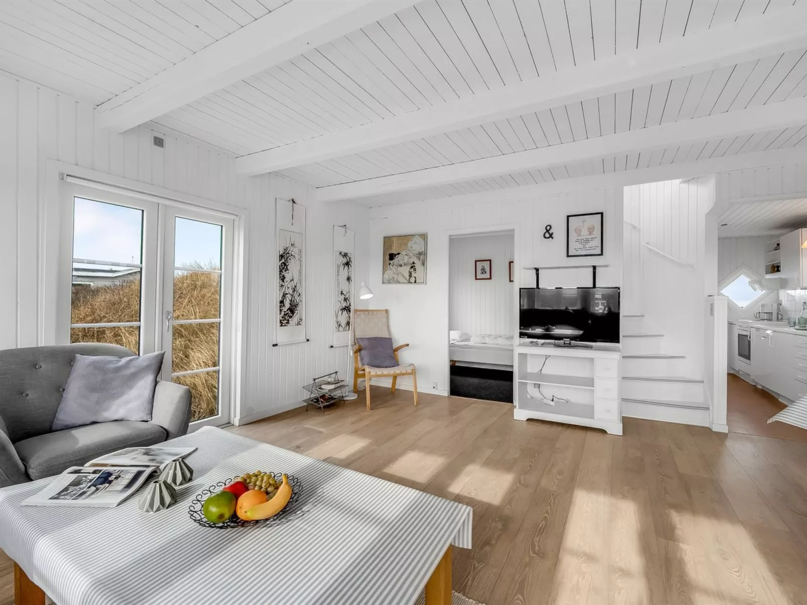 "Venla" -  from the sea-Binnen