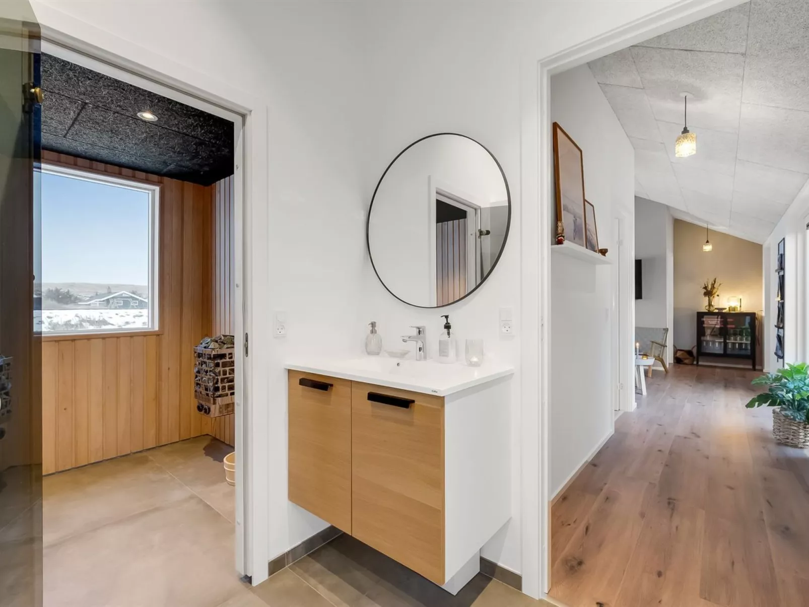 "Ivar" - 300m from the sea-Binnen