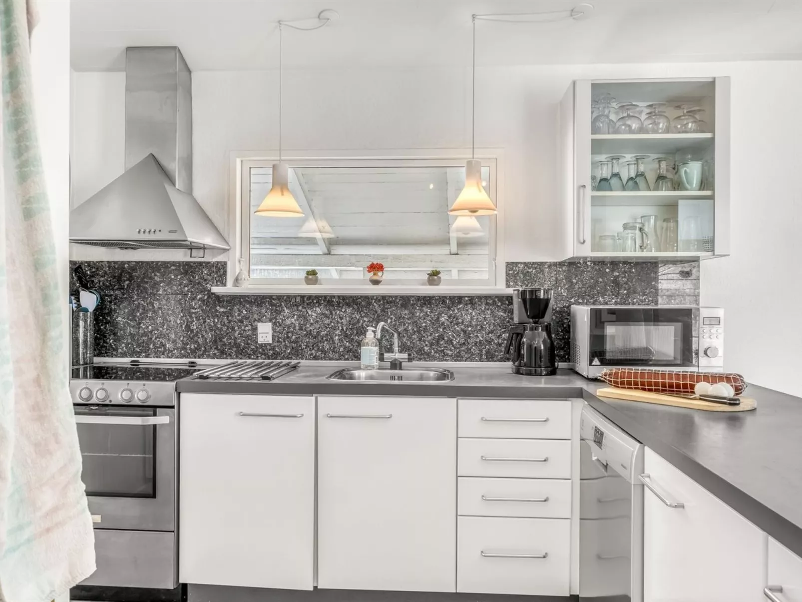 "Eulalia" - 50m from the sea-Binnen