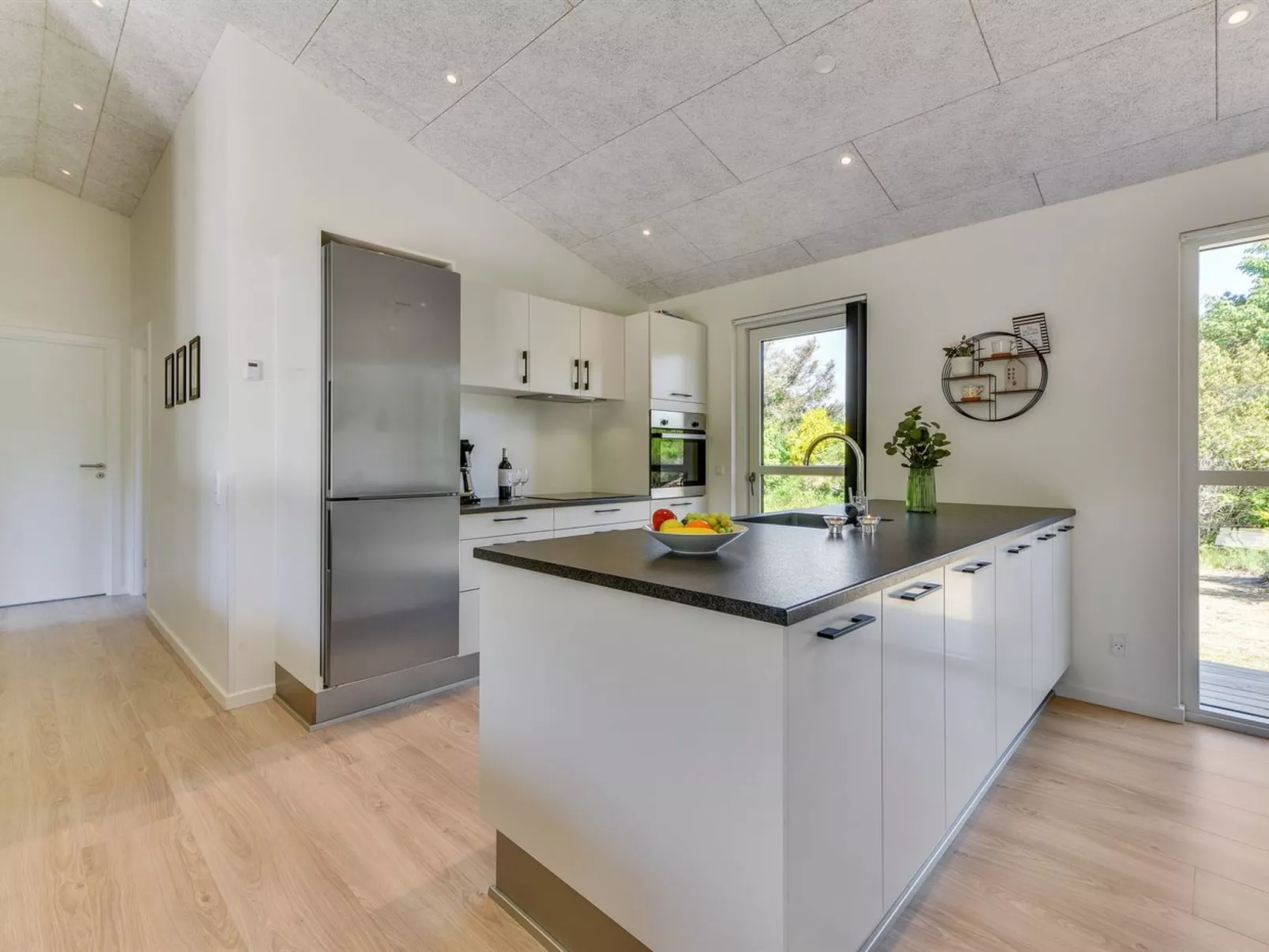 "Merve" - 800m to the fjord-Binnen