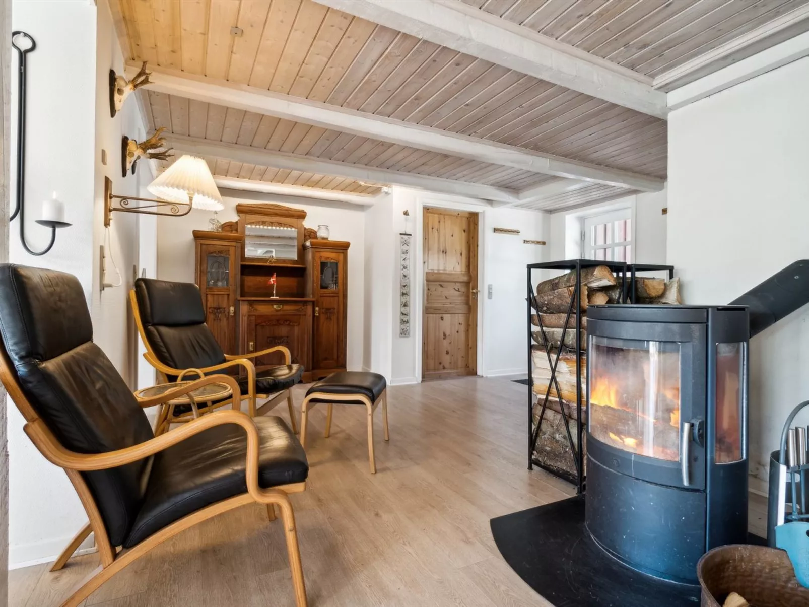 "Ieva" - 3.9km from the sea-Binnen