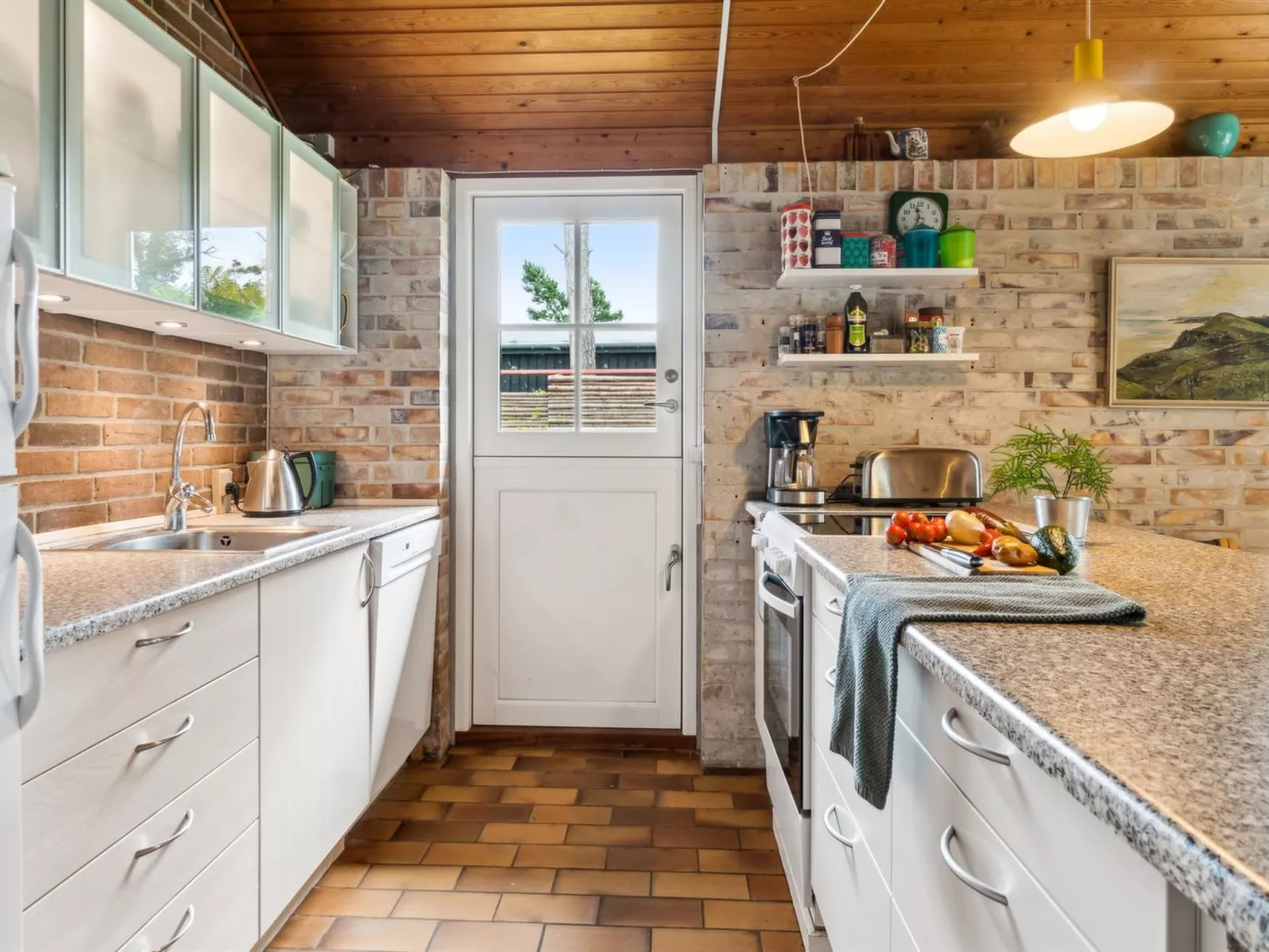 "Uschi" - 86m from the sea-Binnen