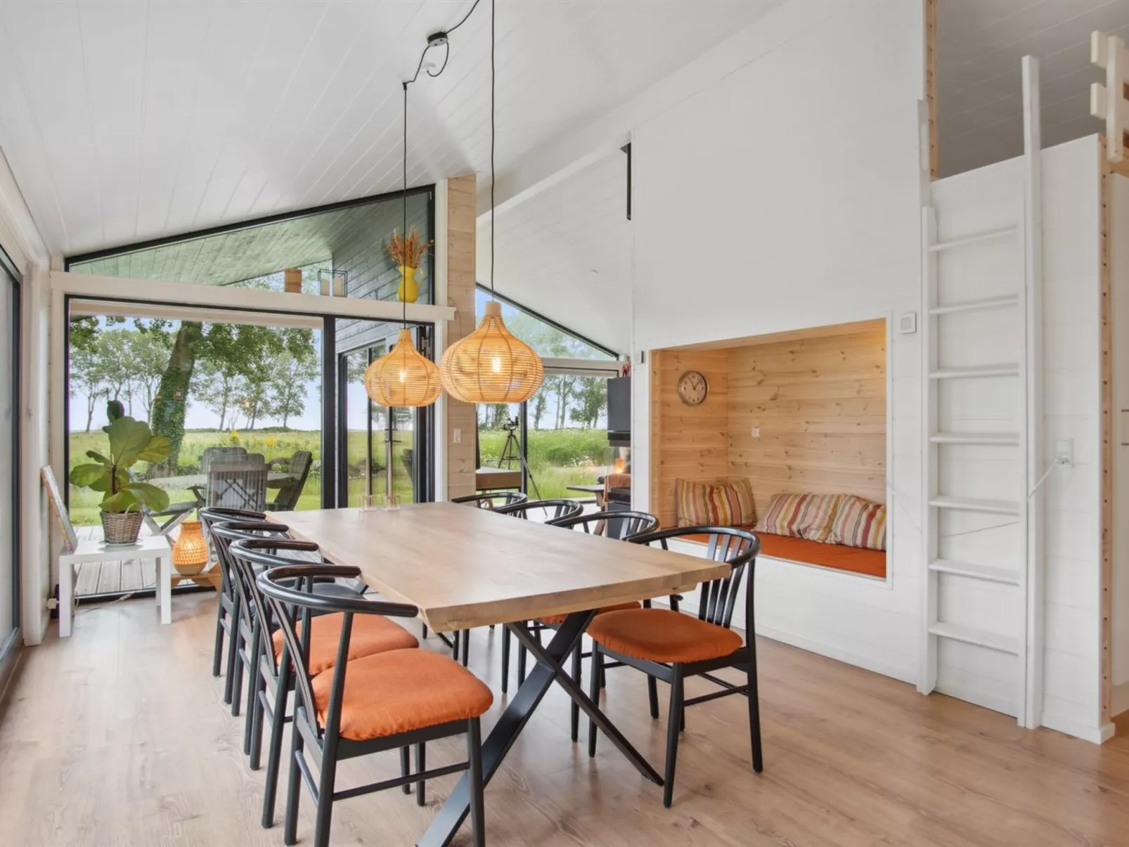 "Huldrik" - 100m from the sea-Binnen