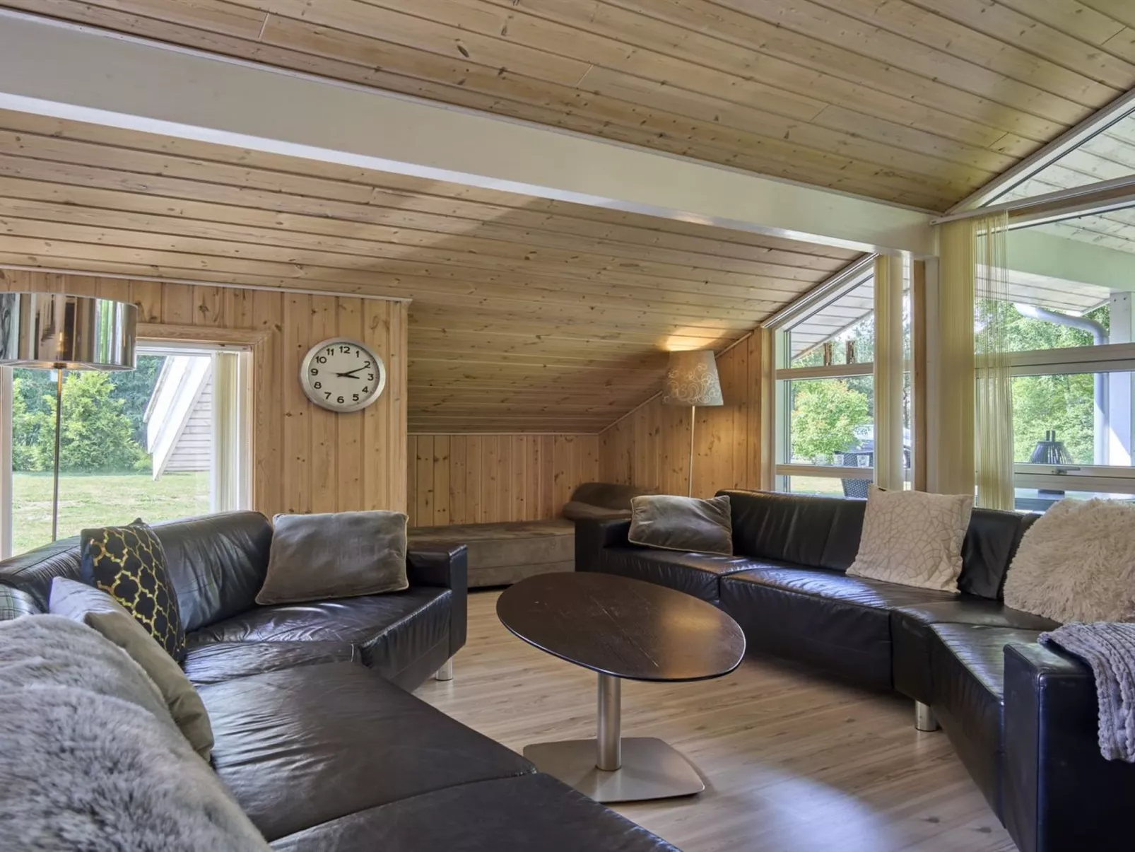 "Rudolf" - 400m from the sea-Binnen