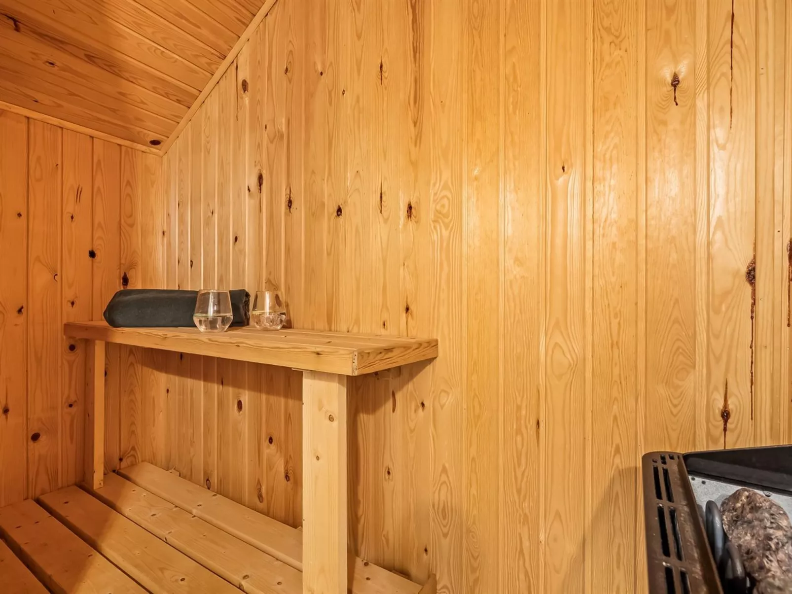 "Emppu" - 250m from the sea-Binnen