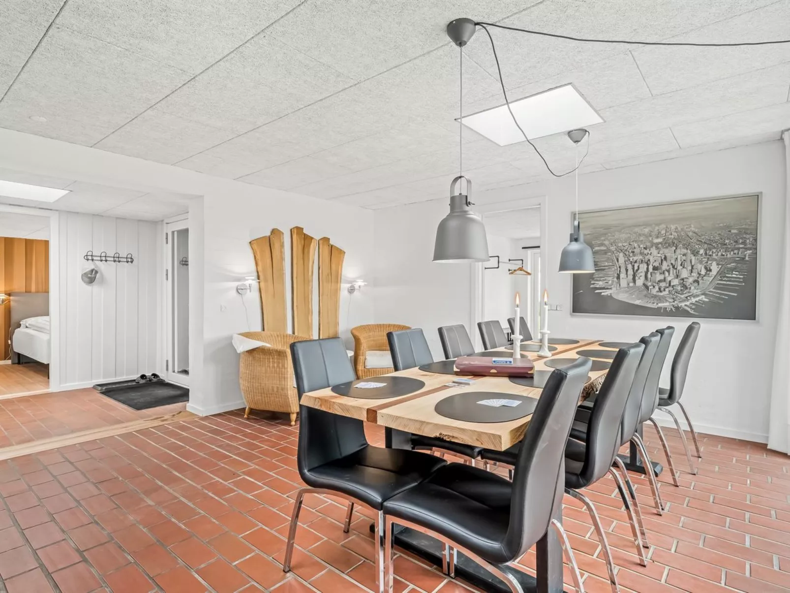 "Tonna" -  from the sea-Binnen