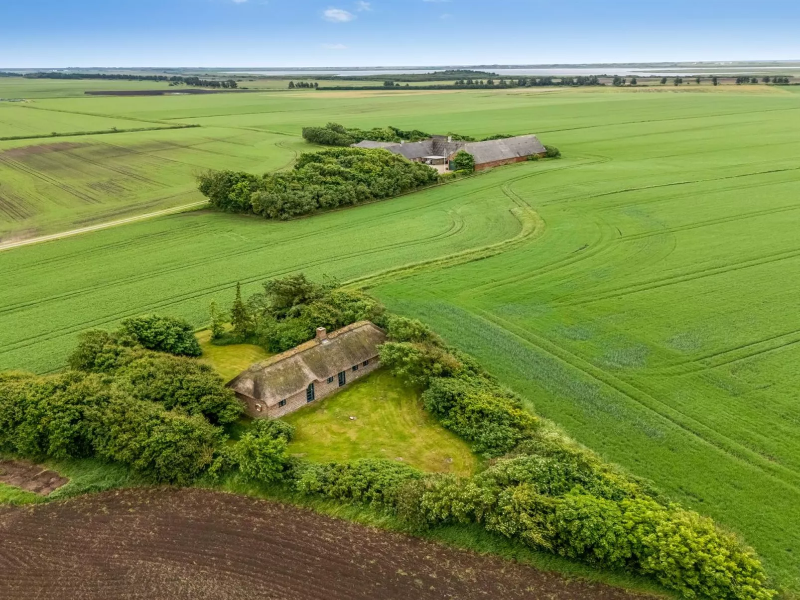 "Claus" - 1.5km to the fjord-Buiten