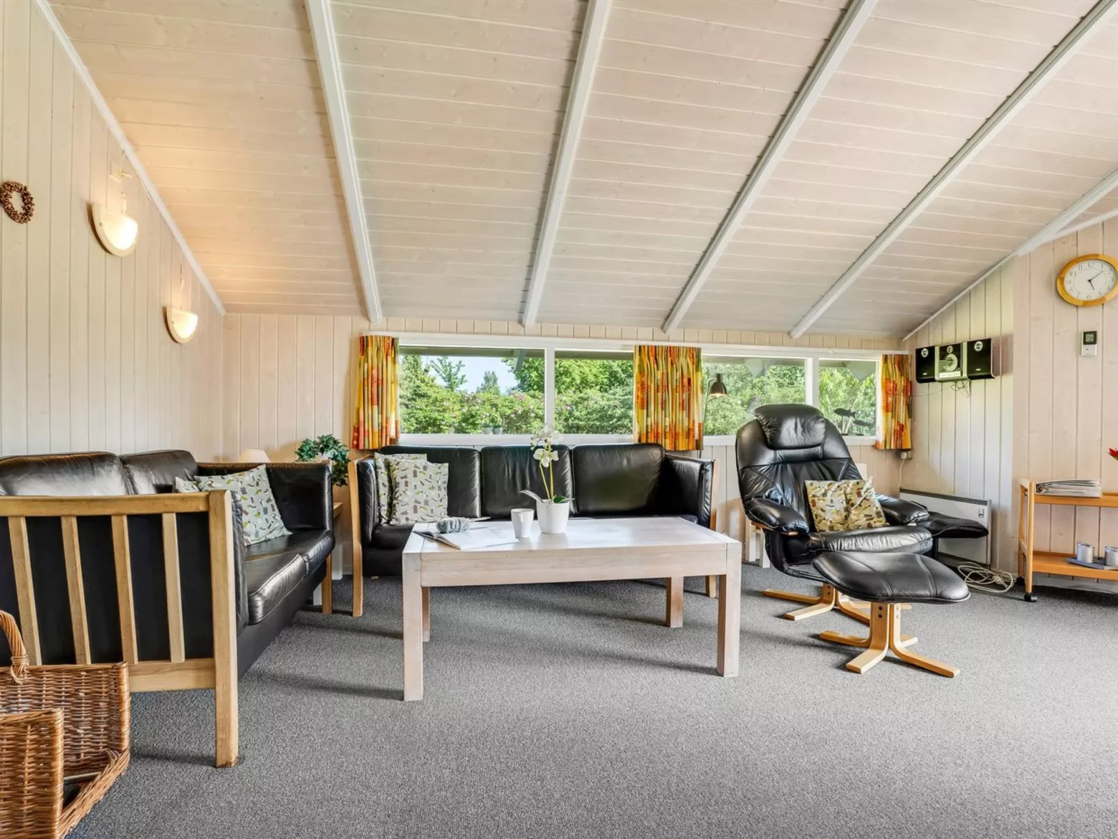 "Guja" - 250m from the sea-Binnen