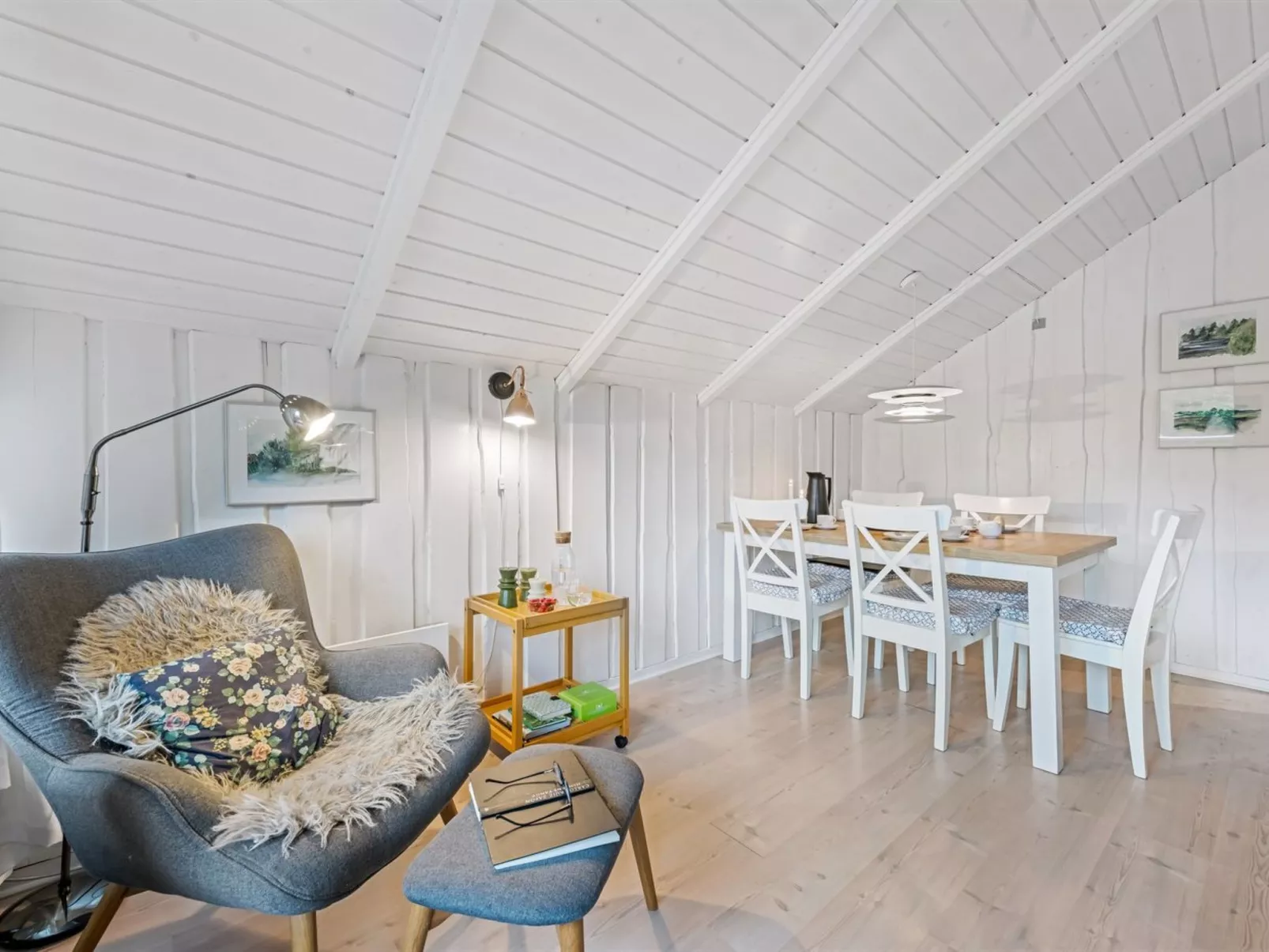 "Giselle" - 10km from the sea-Binnen