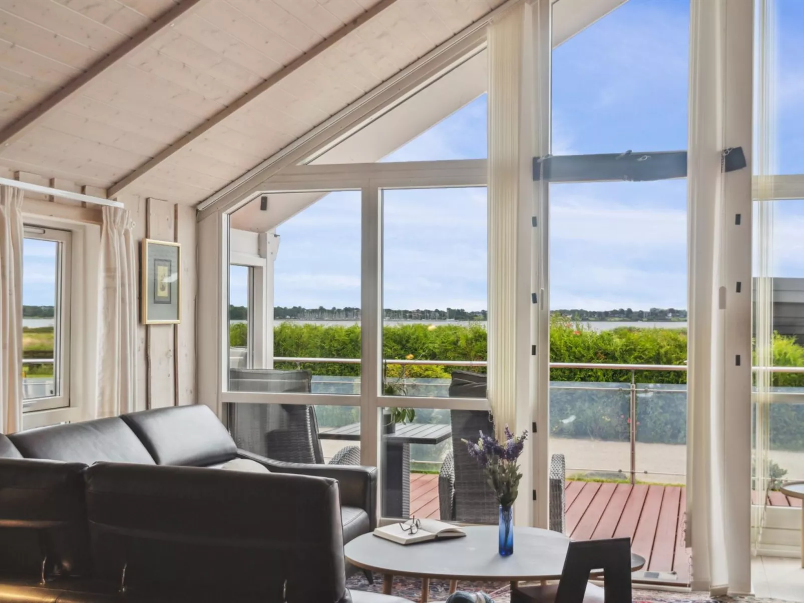 "Annrike" - 175m to the fjord-Binnen