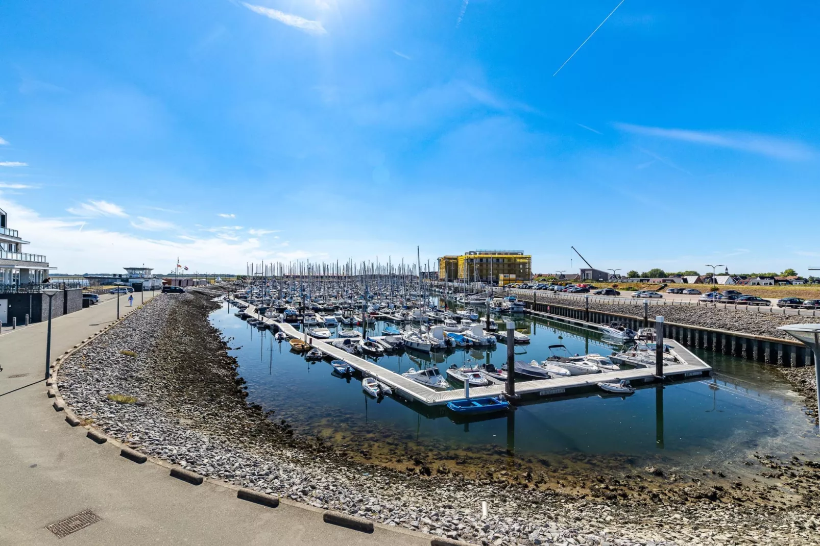 Luxe appartement Vista Maris 'Somaris' - Havenweg 8-50  Sint-Annaland-Gebieden zomer 1km