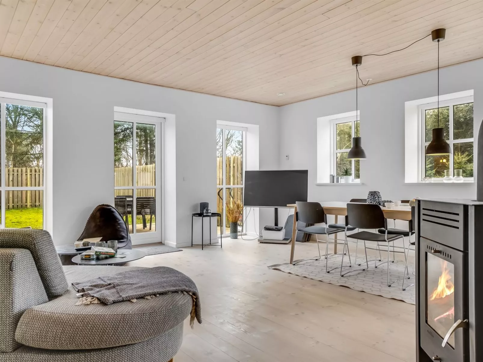 "Etly" - 246m from the sea-Binnen