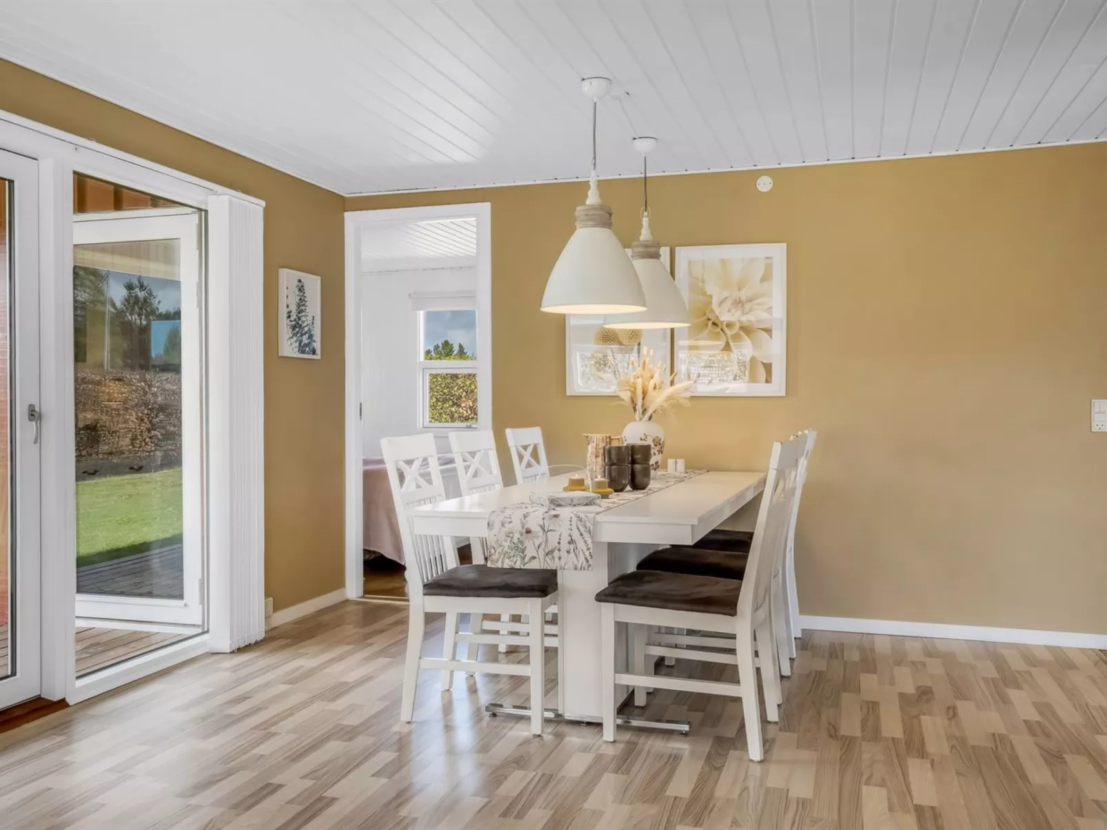 "Ruse" -  from the sea-Binnen