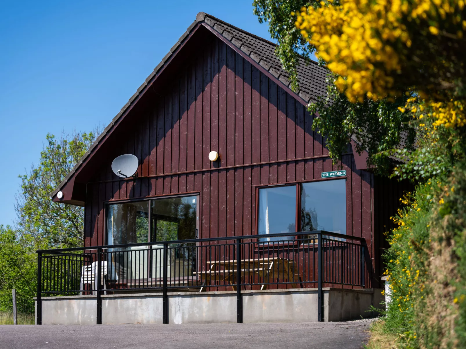 Achmony Westend-Buiten