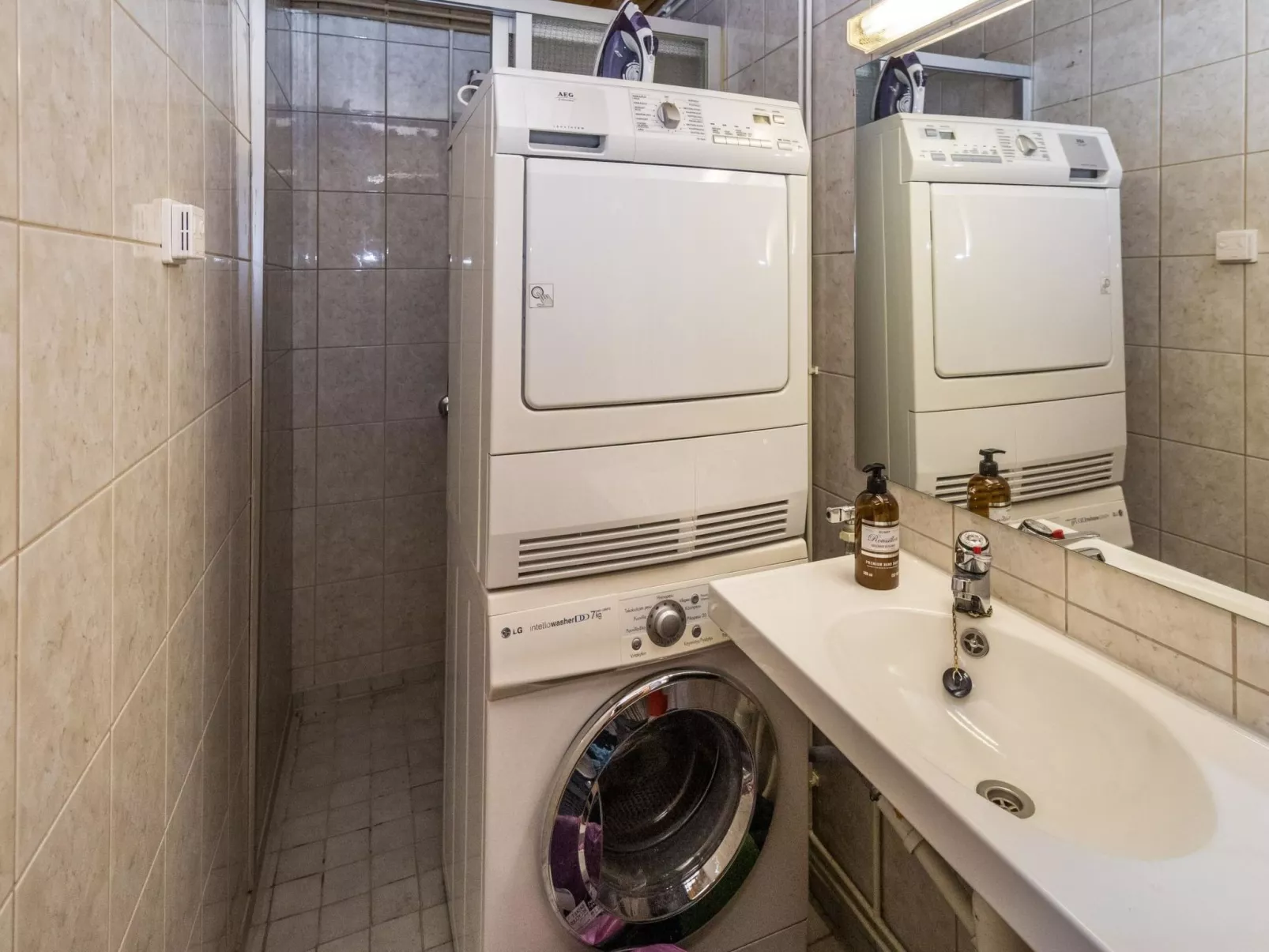 Villa kopararova-Binnen