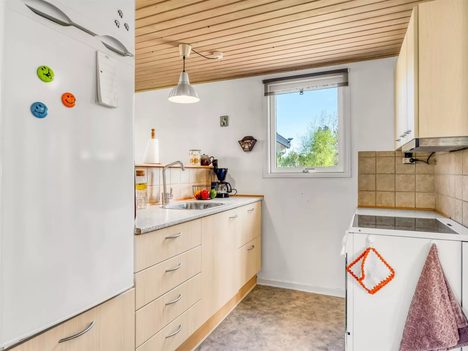 "Yaris" -  from the sea-Binnen