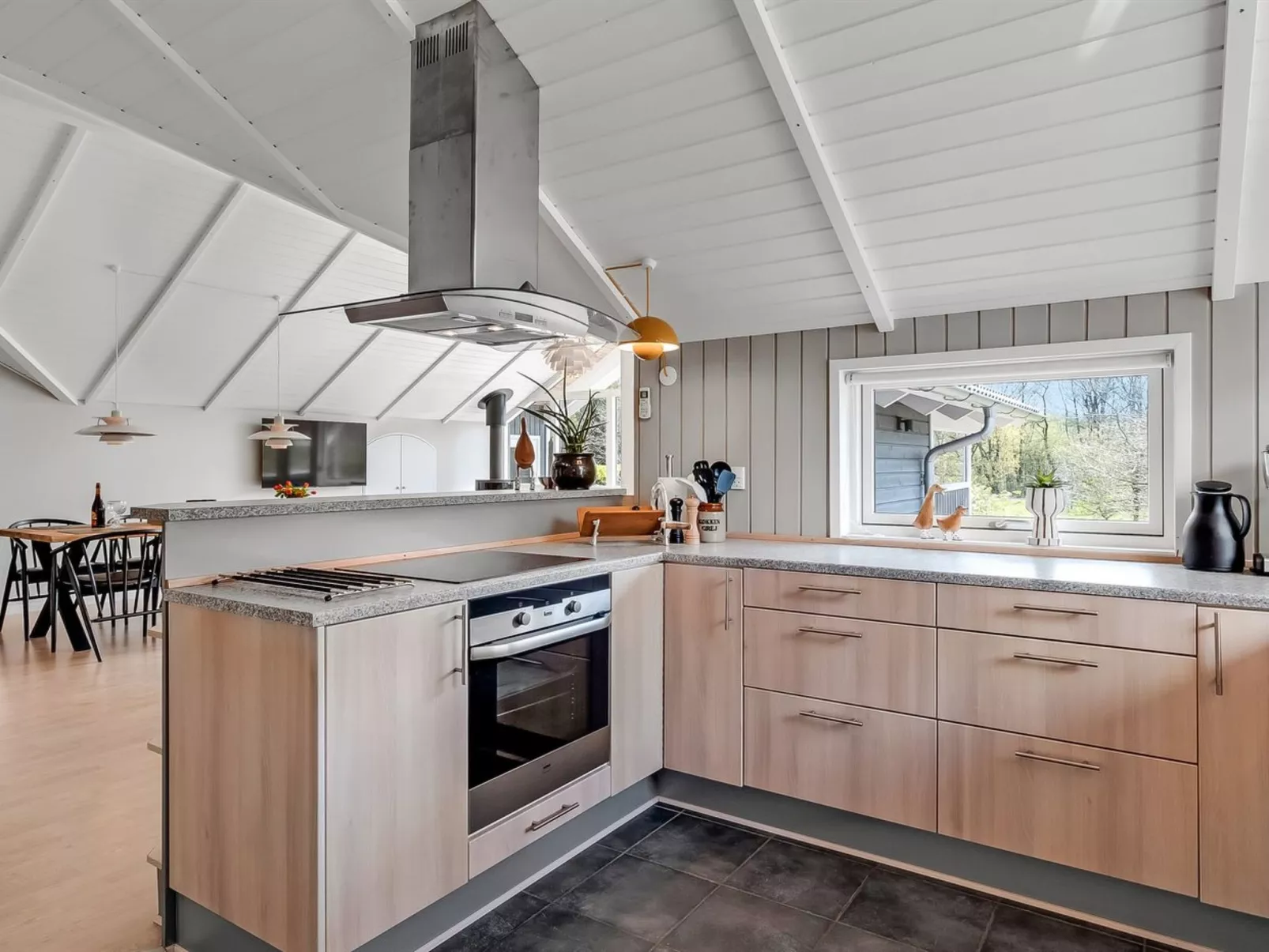 "Truels" - 30km from the sea-Binnen