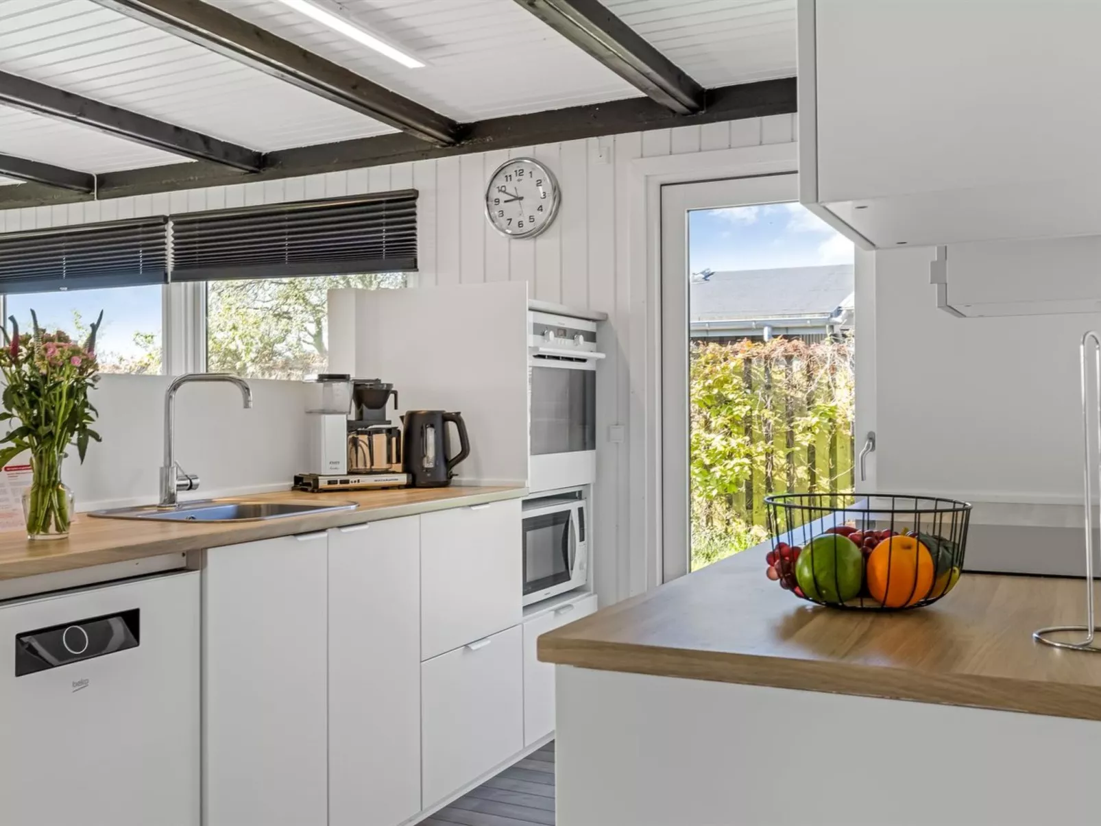 "Ørn" - 5m from the sea-Binnen