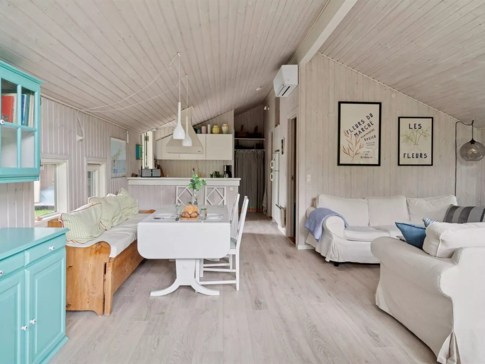 "Tekla" -  from the sea-Binnen