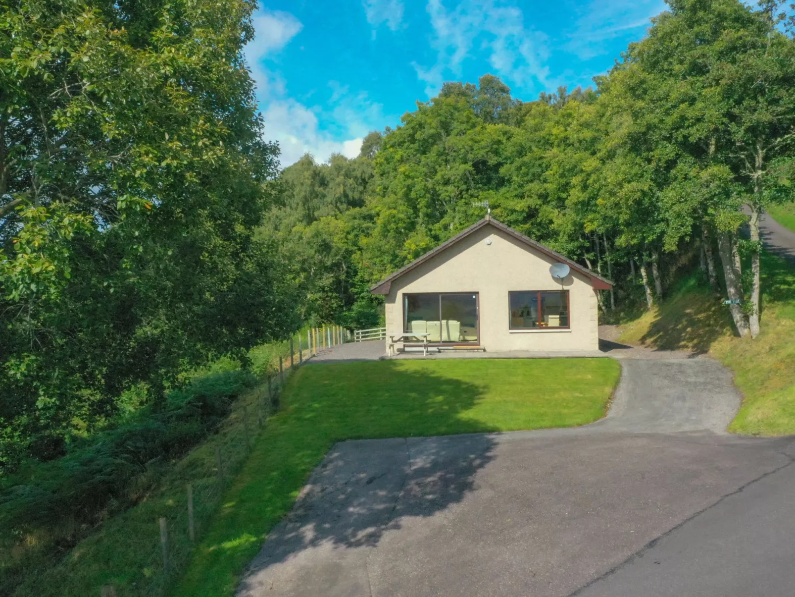 Achmony Byre-Buiten