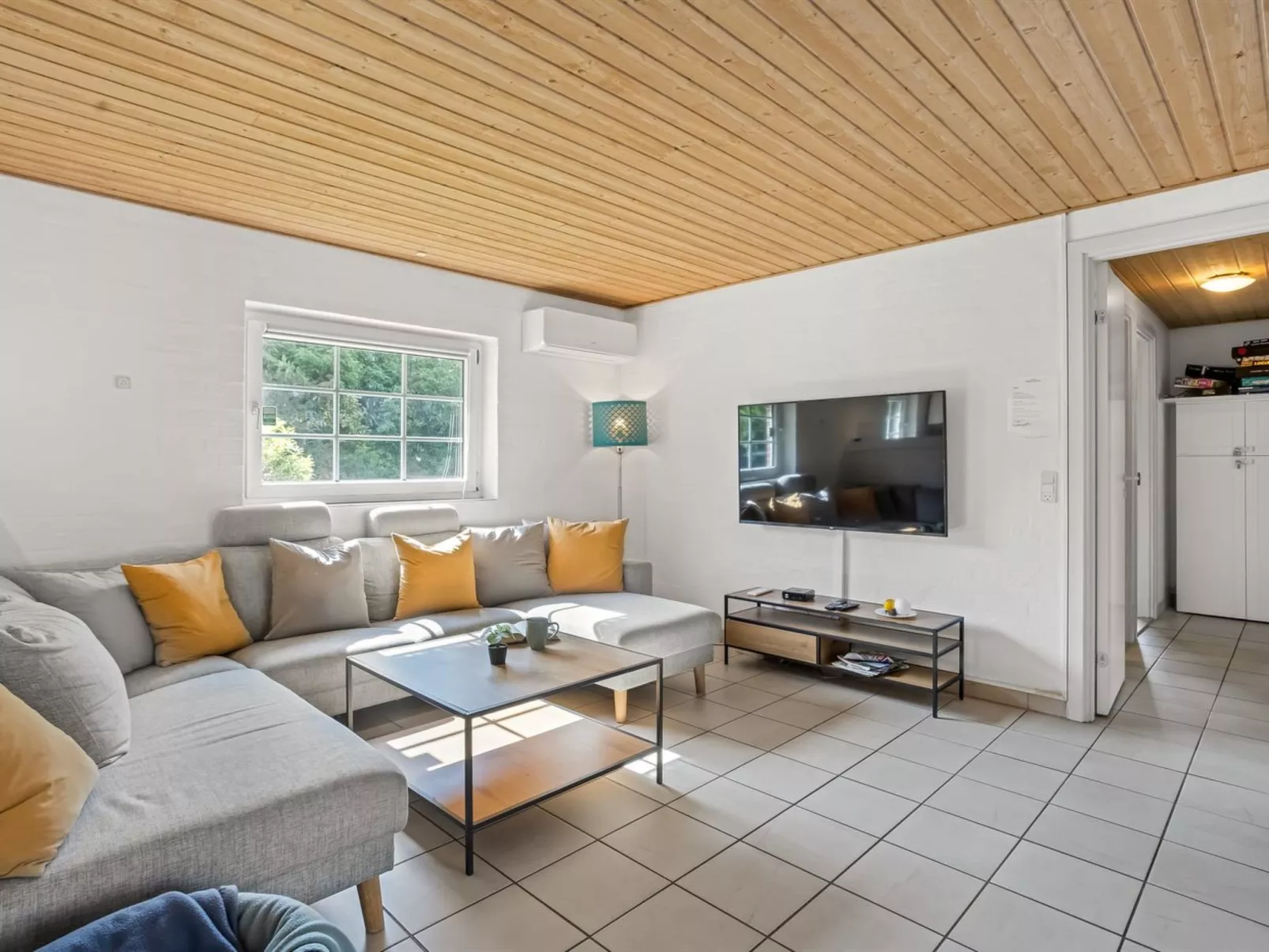 "Tara" - 900m from the sea-Binnen