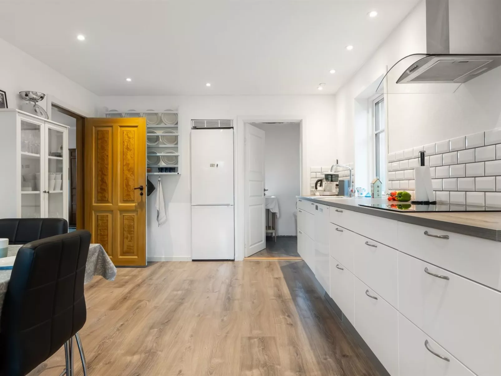 "Nanja" - 250m from the sea-Binnen