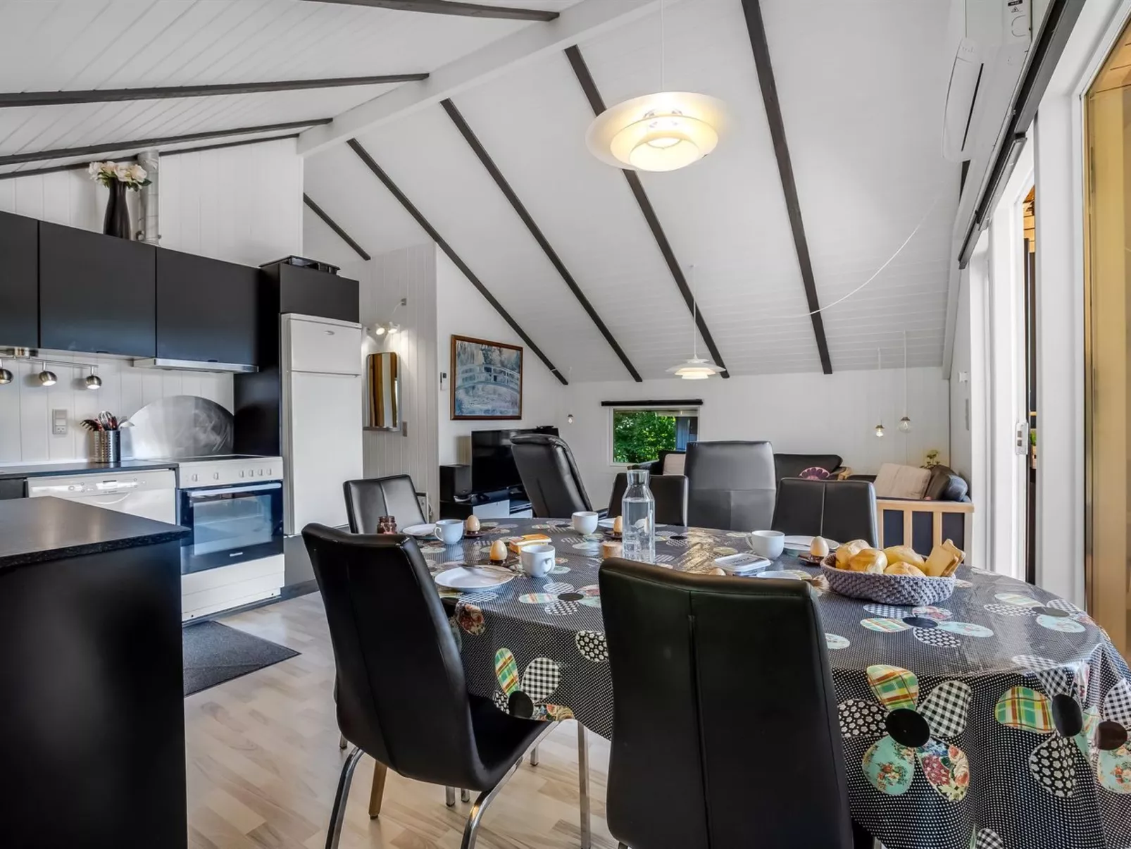 "Yarla" - 500m to the fjord-Binnen