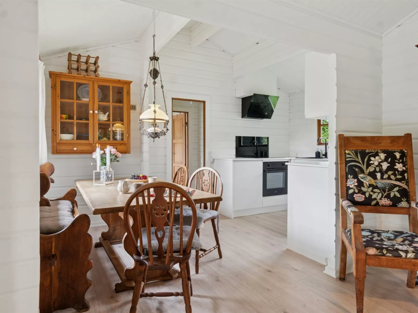 "Kjell" - 25m from the sea-Binnen