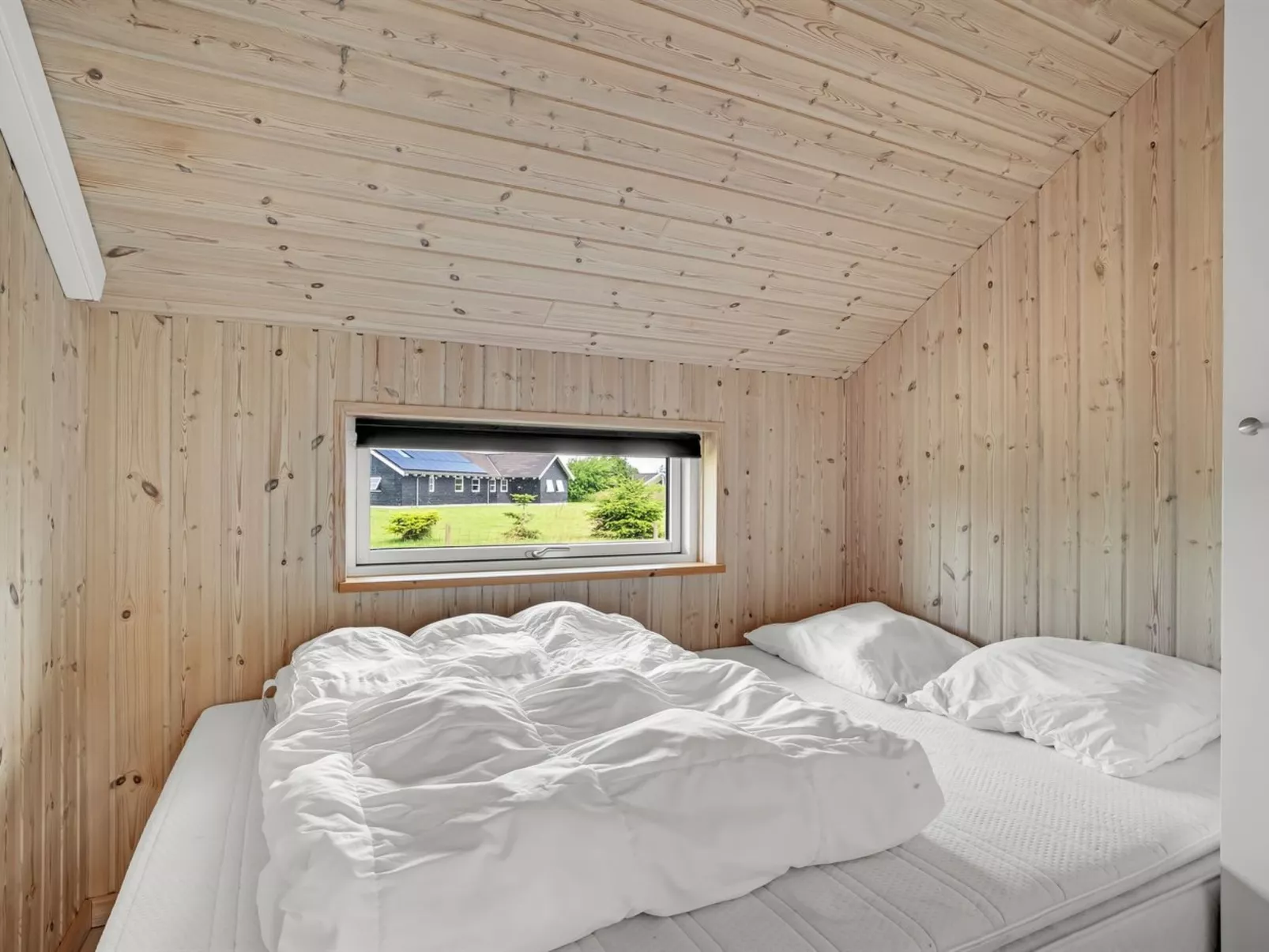 "Mika" - 800m from the sea-Binnen