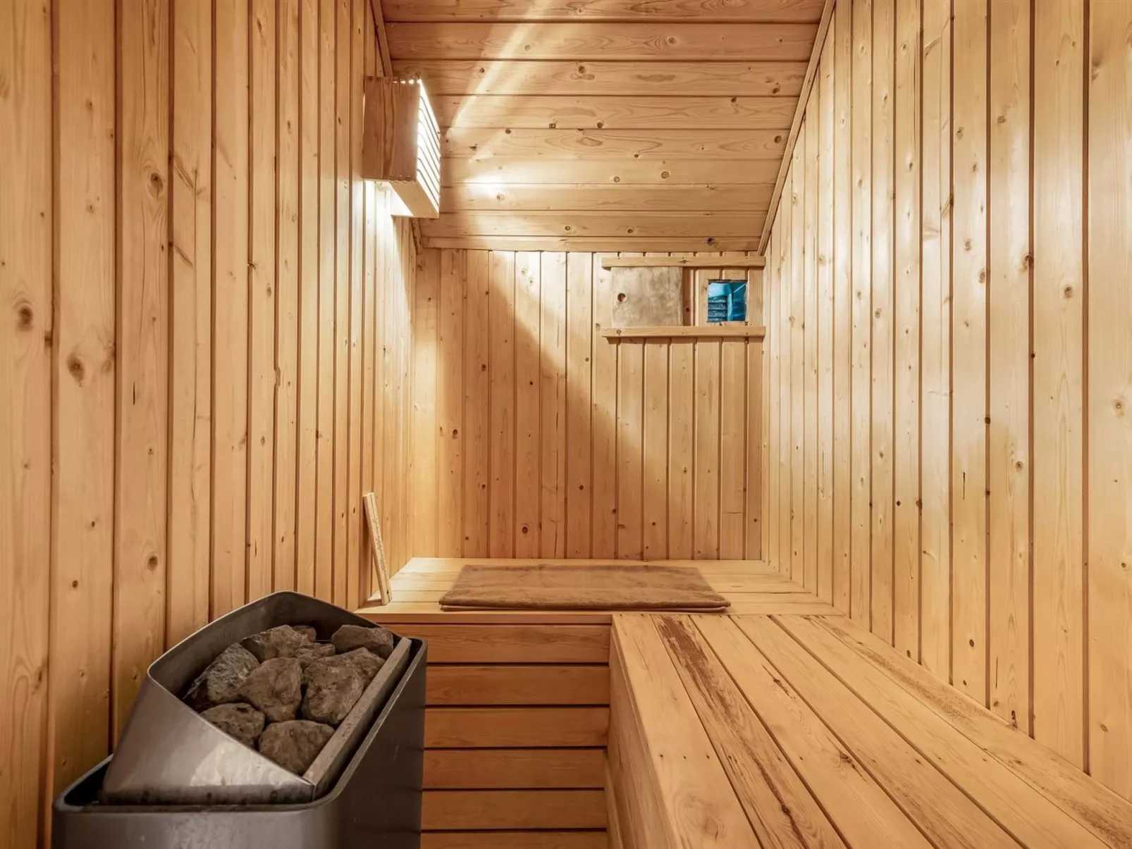 "Alisa" - 2km from the sea-Binnen