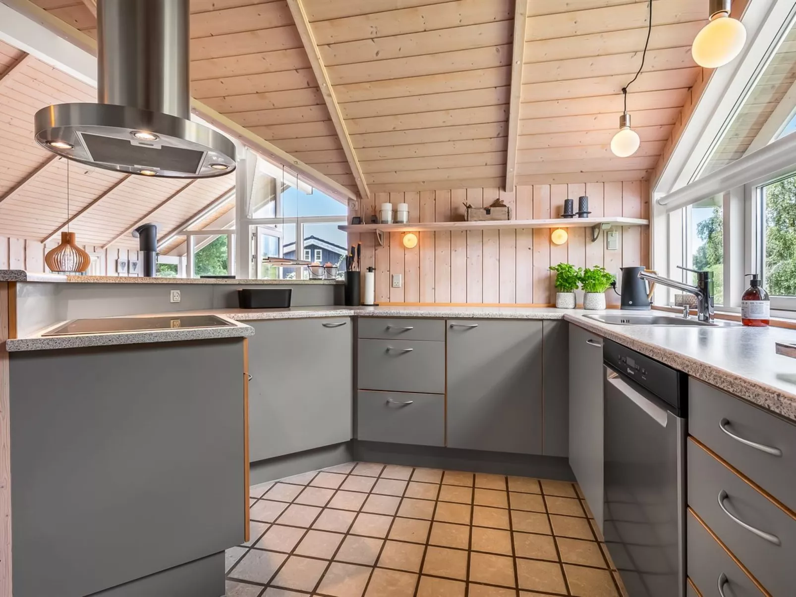 "Mieka" - 500m from the sea-Binnen