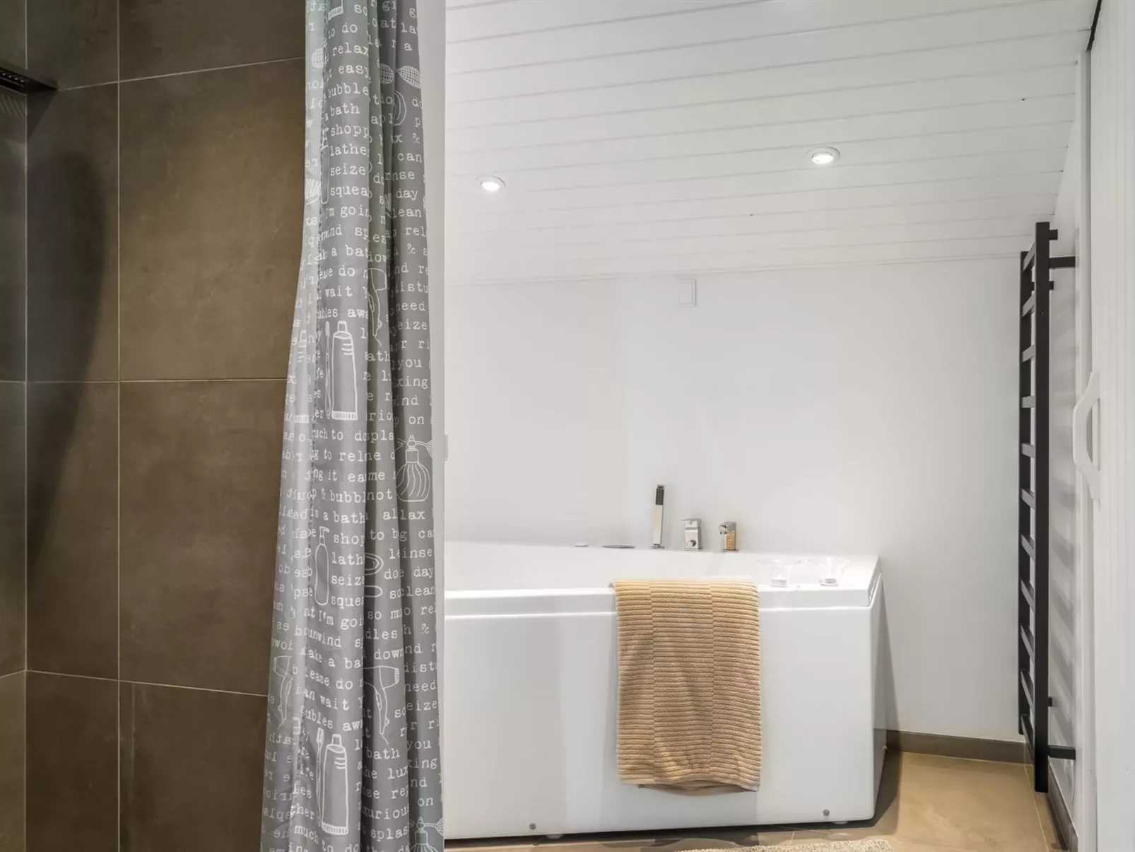 "Jannus" - 600m from the sea-Binnen